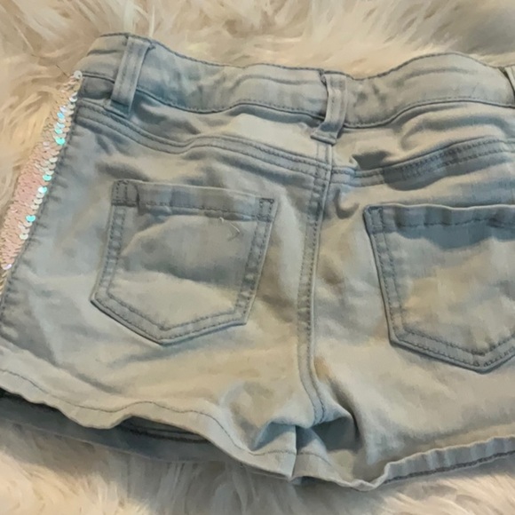 Cat & Jack Blue and White Classic Fit Shorts - Picture 6 of 6